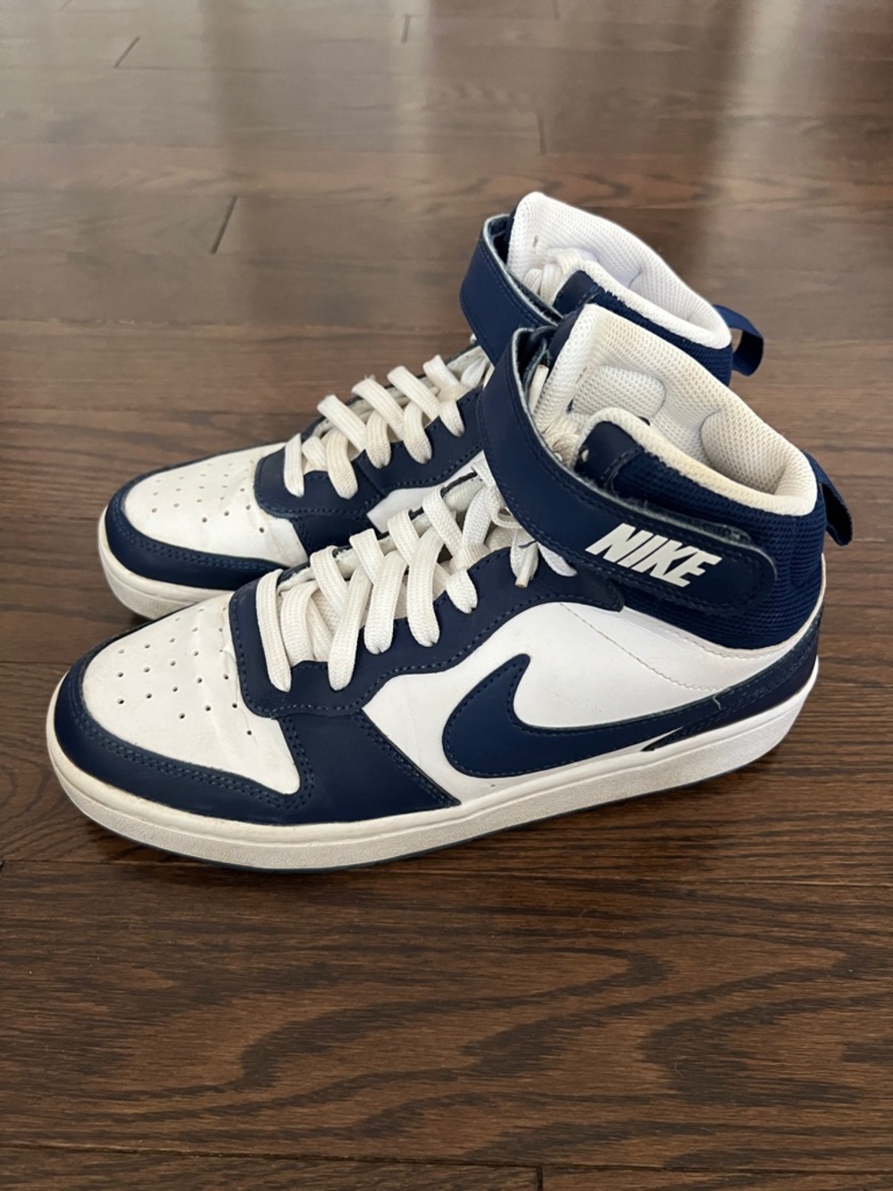 Nike Court Borough Mid 2